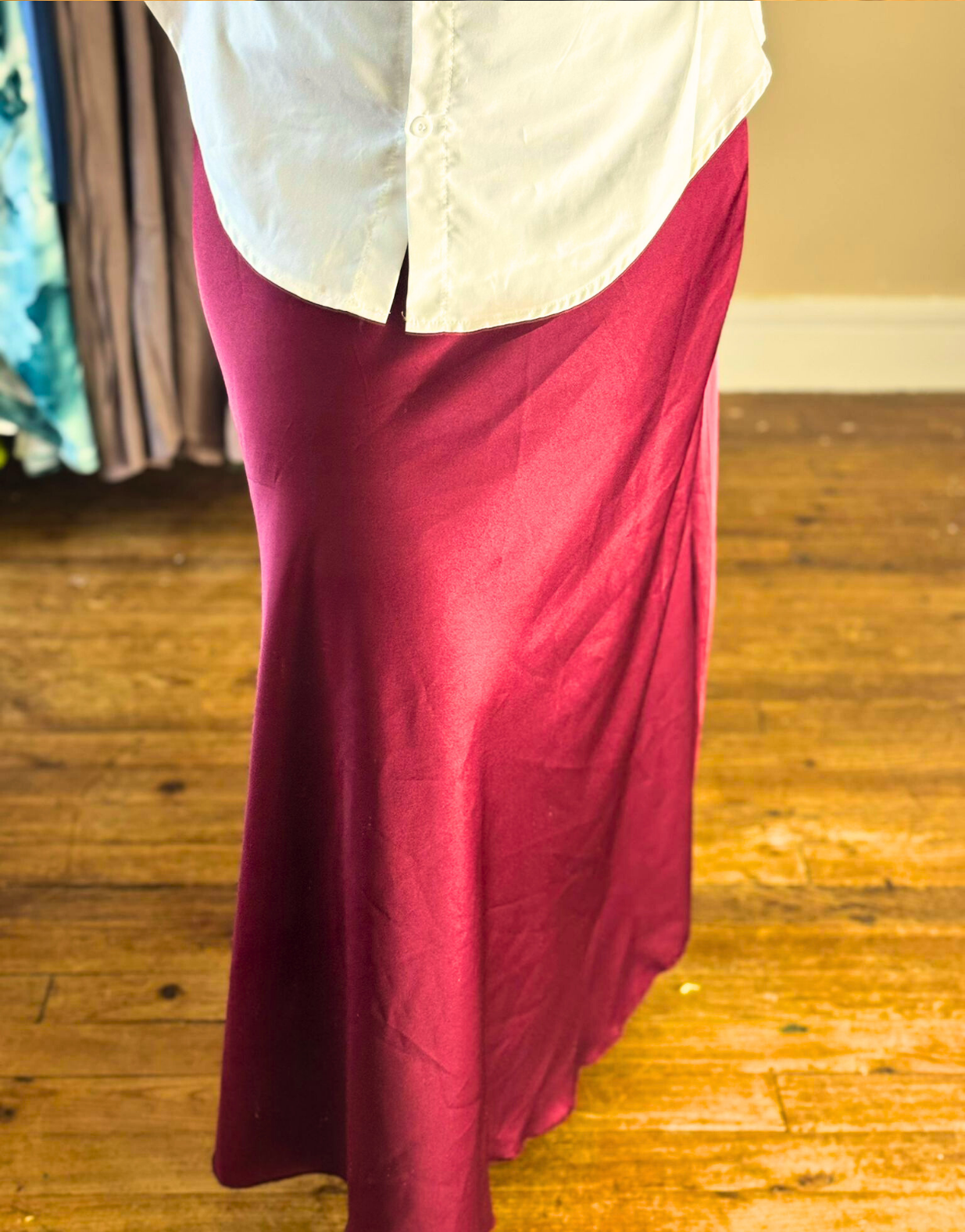 Jupe satinée Victoria Rubis — image 2